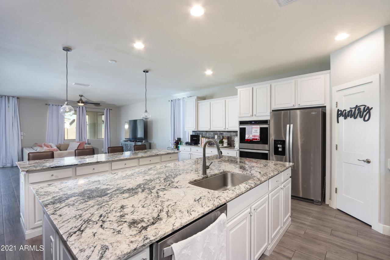 23110 E Calle De Flores, Queen Creek, AZ 85142