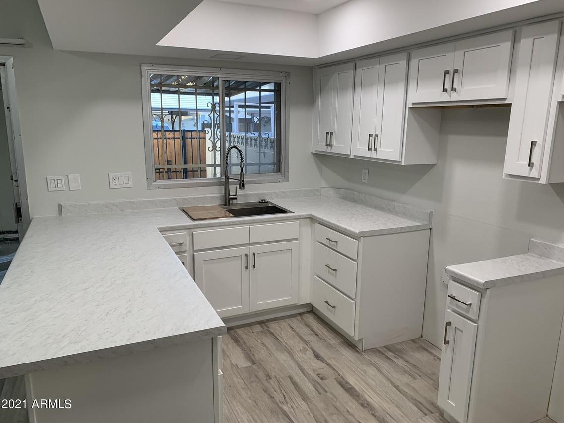 6678 N 43rd Ave., Glendale, AZ 85301