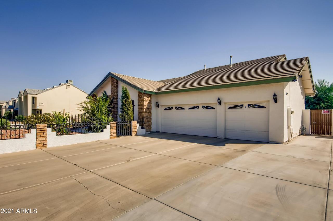 7758 N 44th Dr., Glendale, AZ 85301