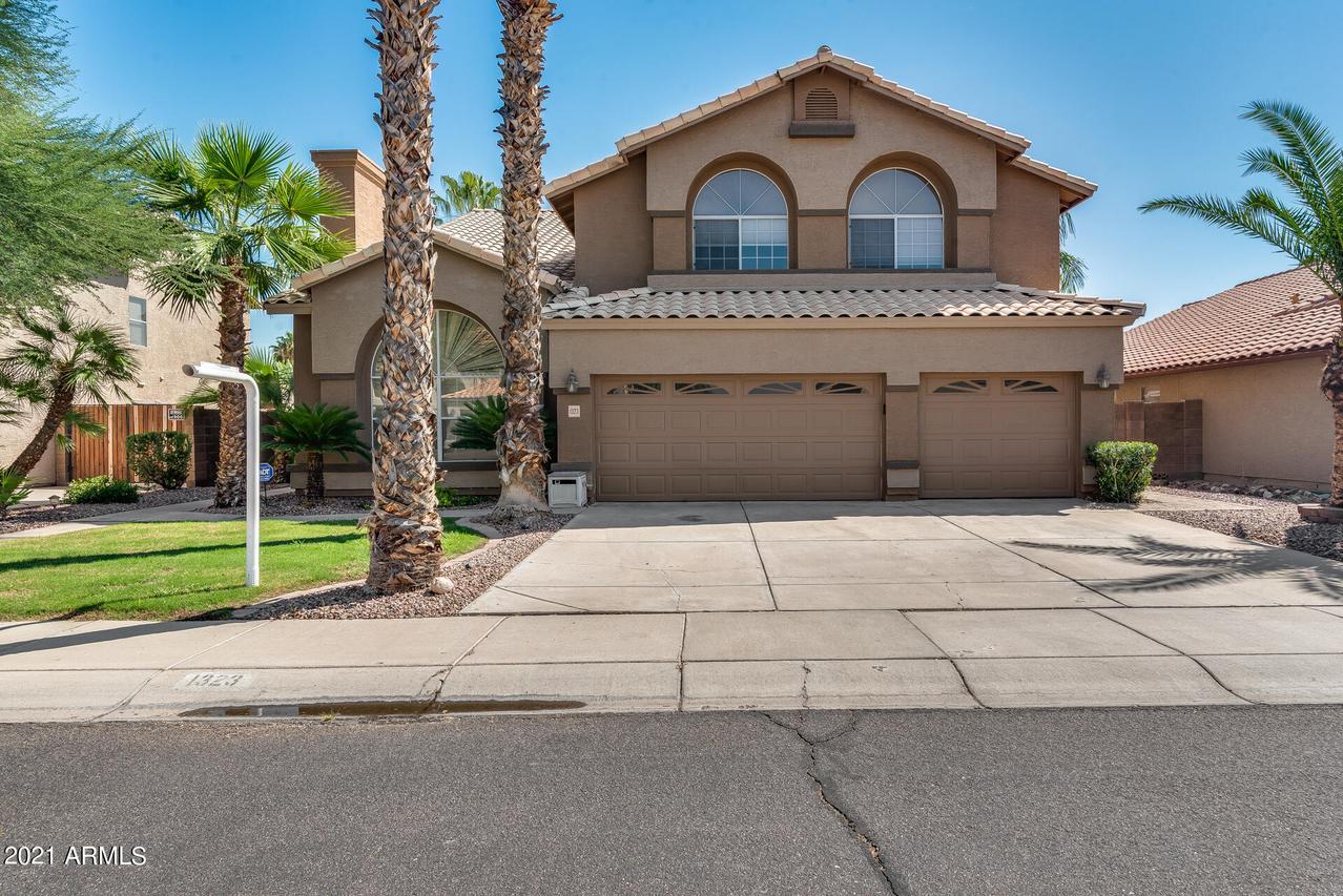 1323 E Horseshoe Ave., Gilbert, AZ 85296