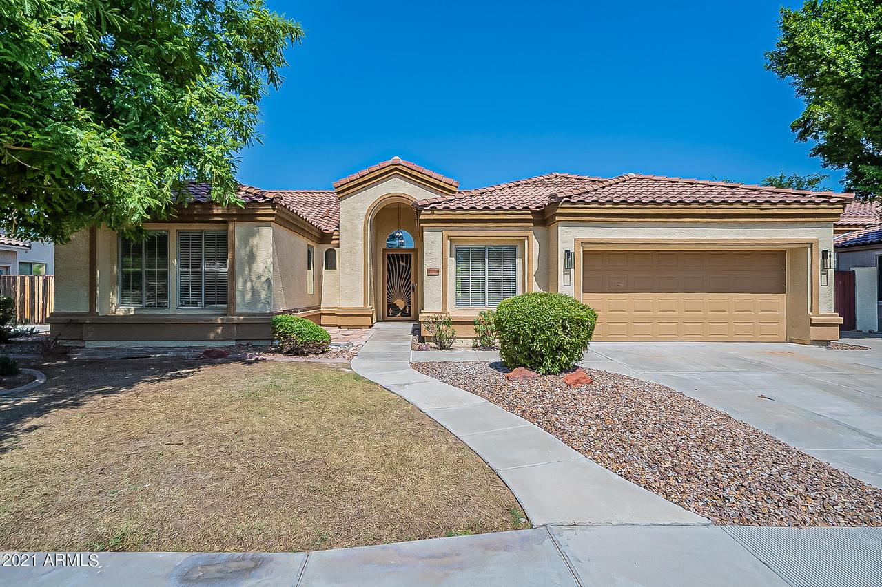 7236 W Aurora Dr., Glendale, AZ 85308