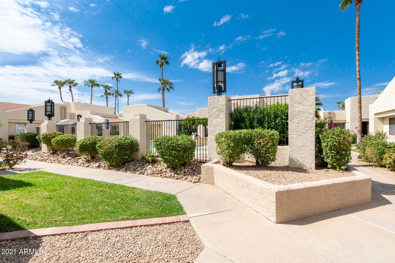 855 E Lola Dr., Phoenix, AZ 85022