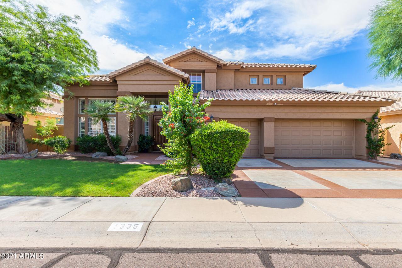 1335 E Desert Trumpet Rd., Phoenix, AZ 85048