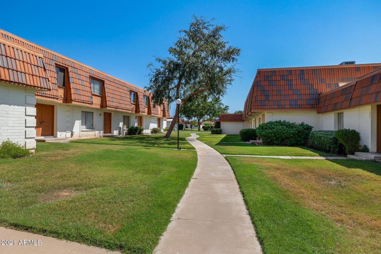 7867 N 49th Ave., Glendale, AZ 85301