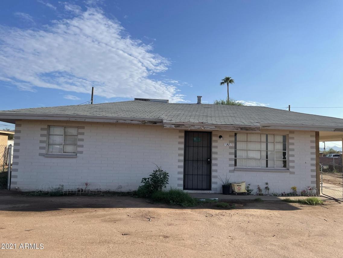 1901 E Encinas Ln., Phoenix, AZ 85040