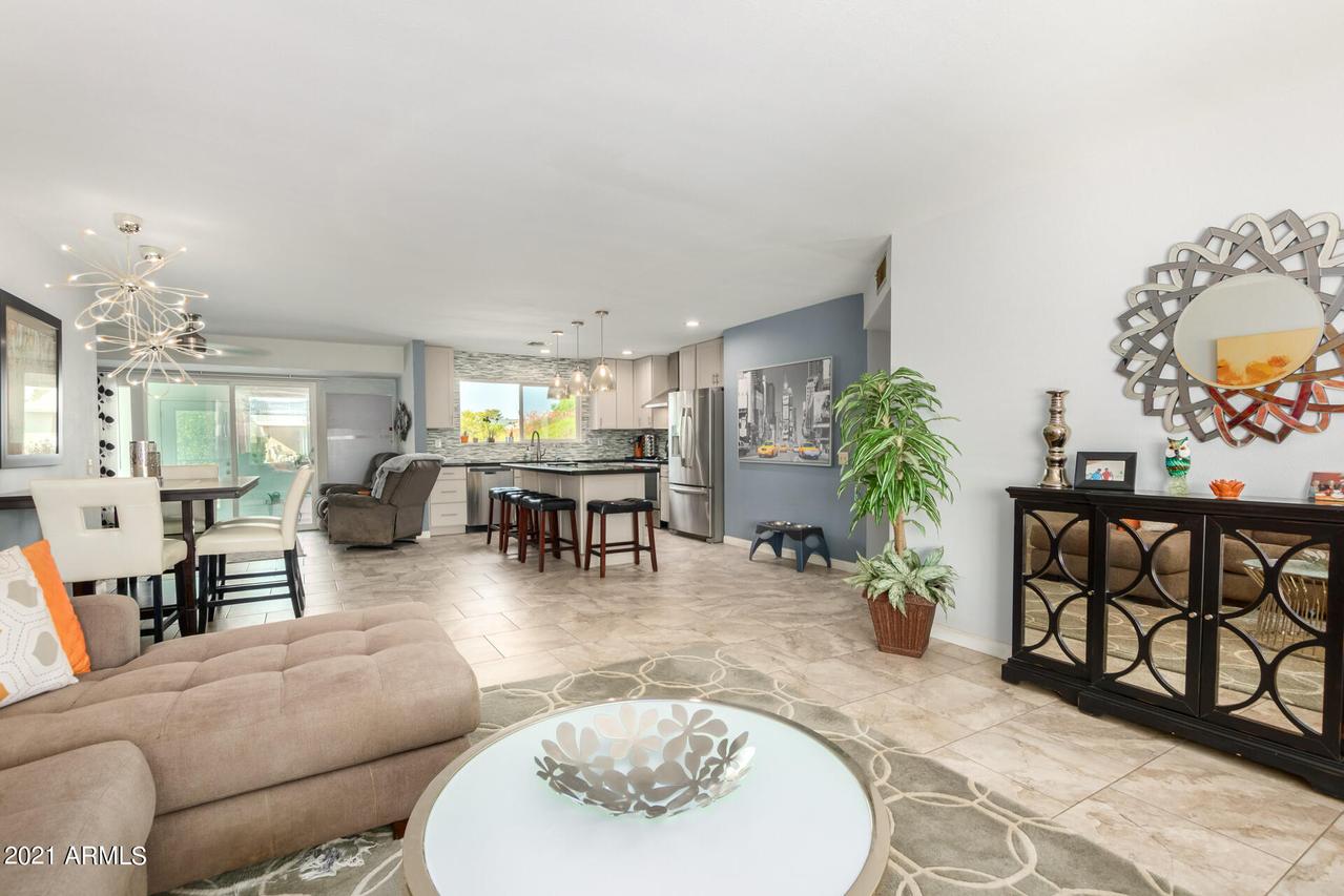 9606 W Country Club Dr., Sun City, AZ 85373
