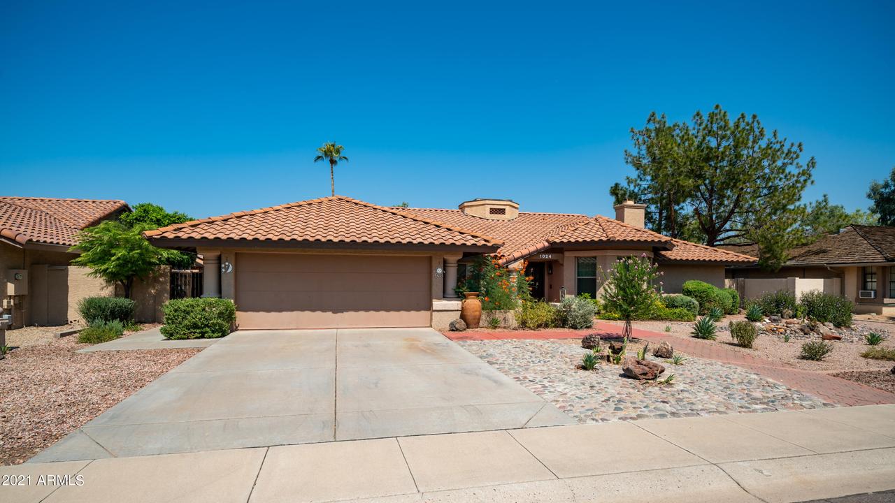 1024 E Vinedo Ln., Tempe, AZ 85284