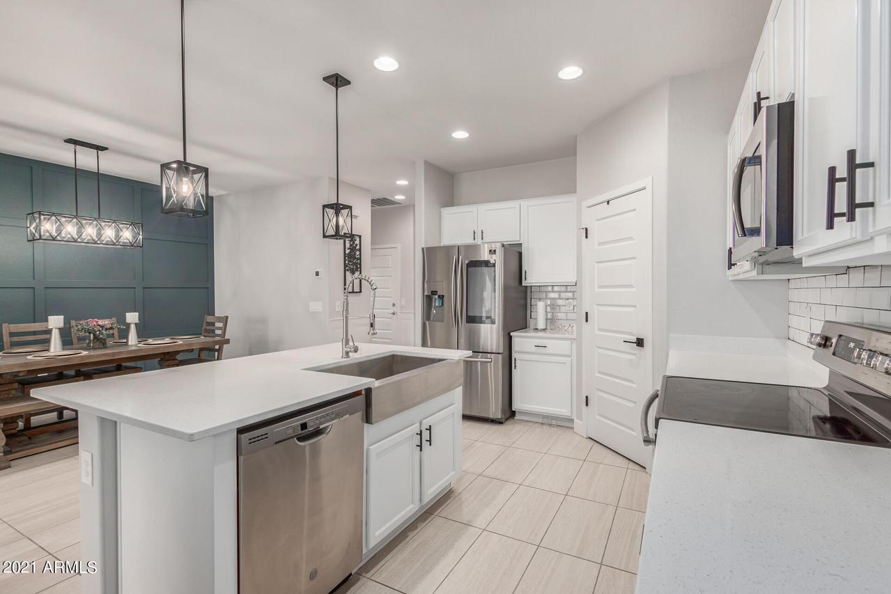 7141 S 32nd Dr., Phoenix, AZ 85041