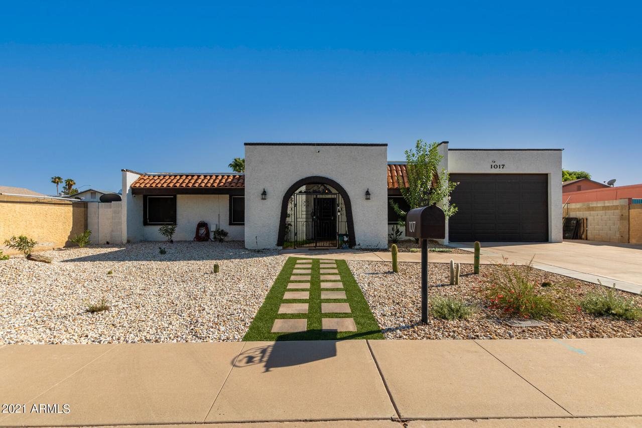 1017 W Isleta Ave., Mesa, AZ 85210