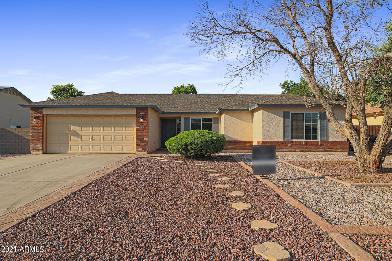 4022 E Meadow Lark Way, San Tan Valley, AZ 85140