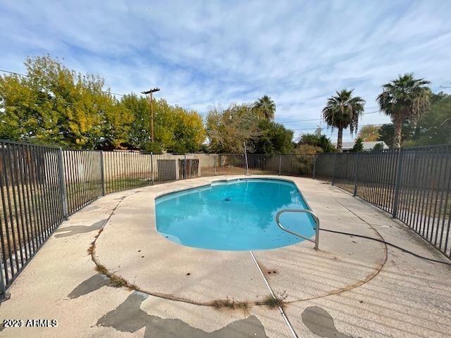 1236 E Mclellan Blvd., Phoenix, AZ 85014