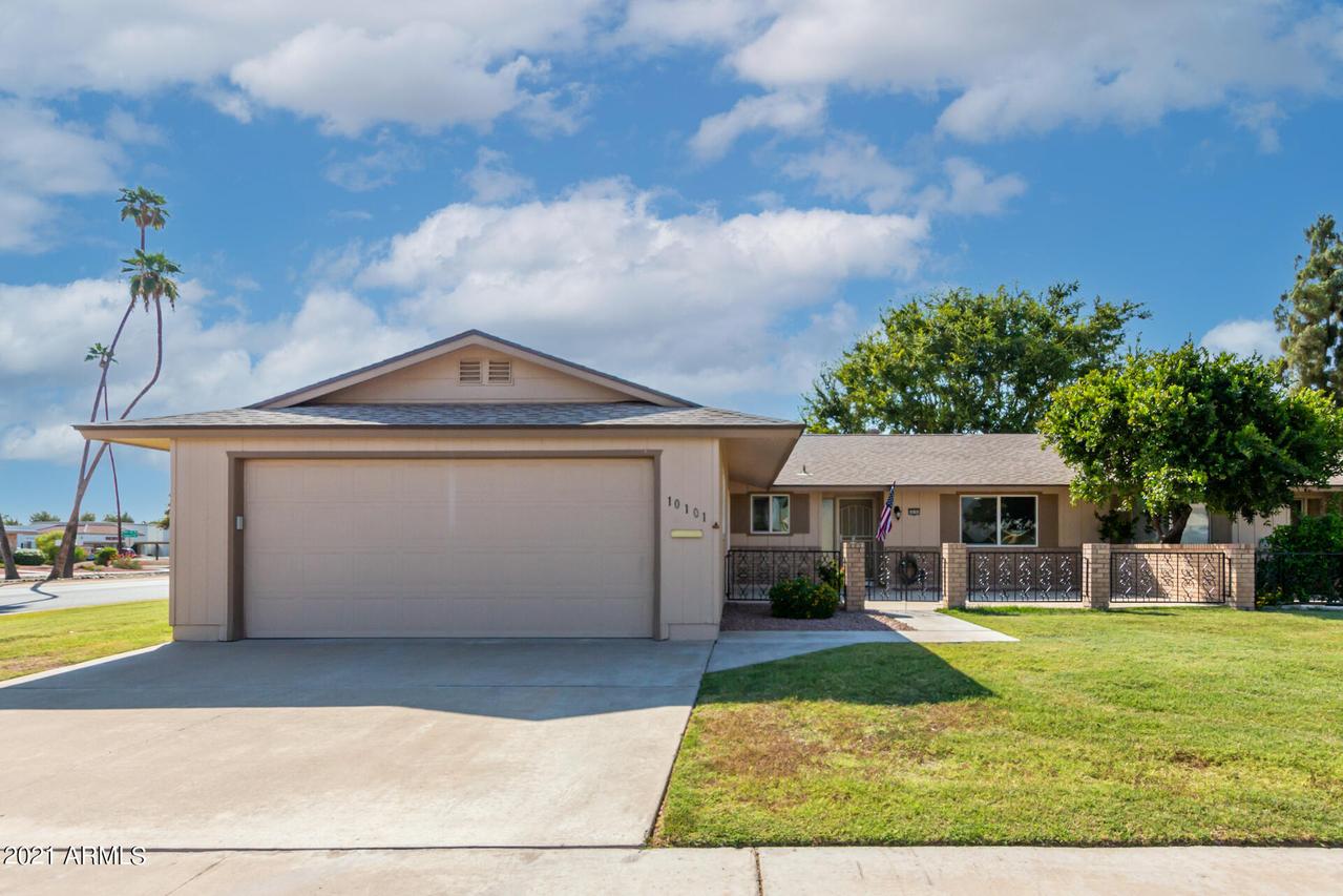 10101 W Candlewood Dr., Sun City, AZ 85351