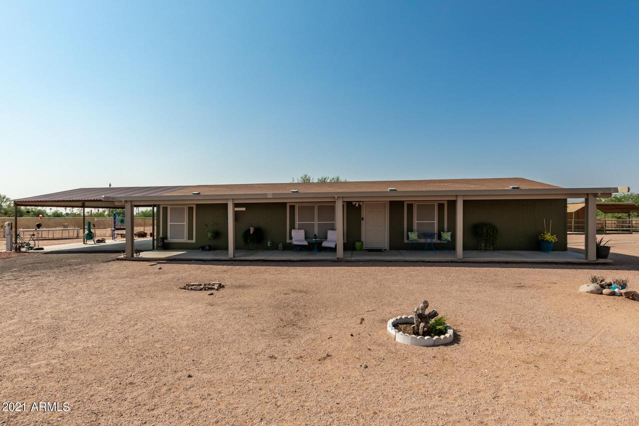 2035 W Foothill St., Apache Junction, AZ 85120