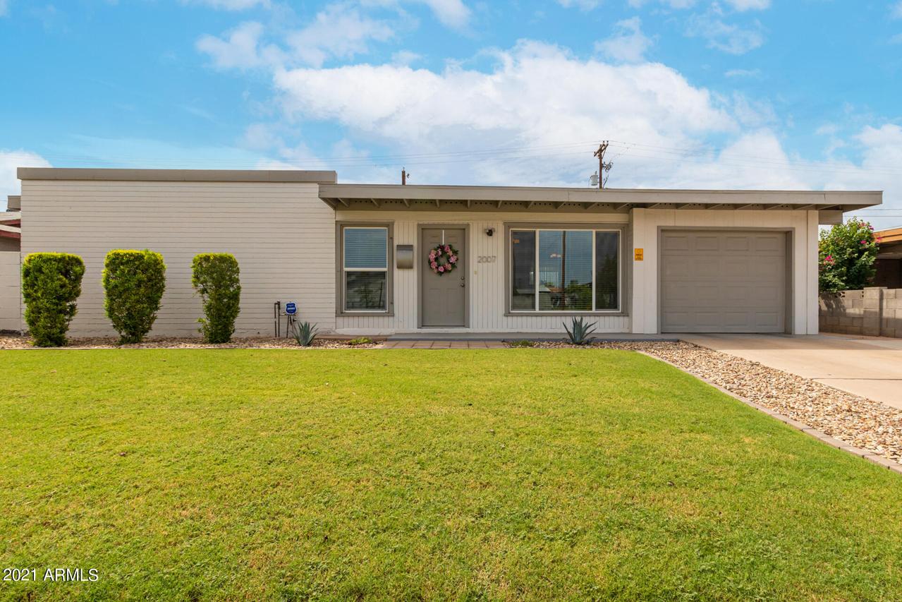 2007 W Hidalgo Ave., Phoenix, AZ 85041