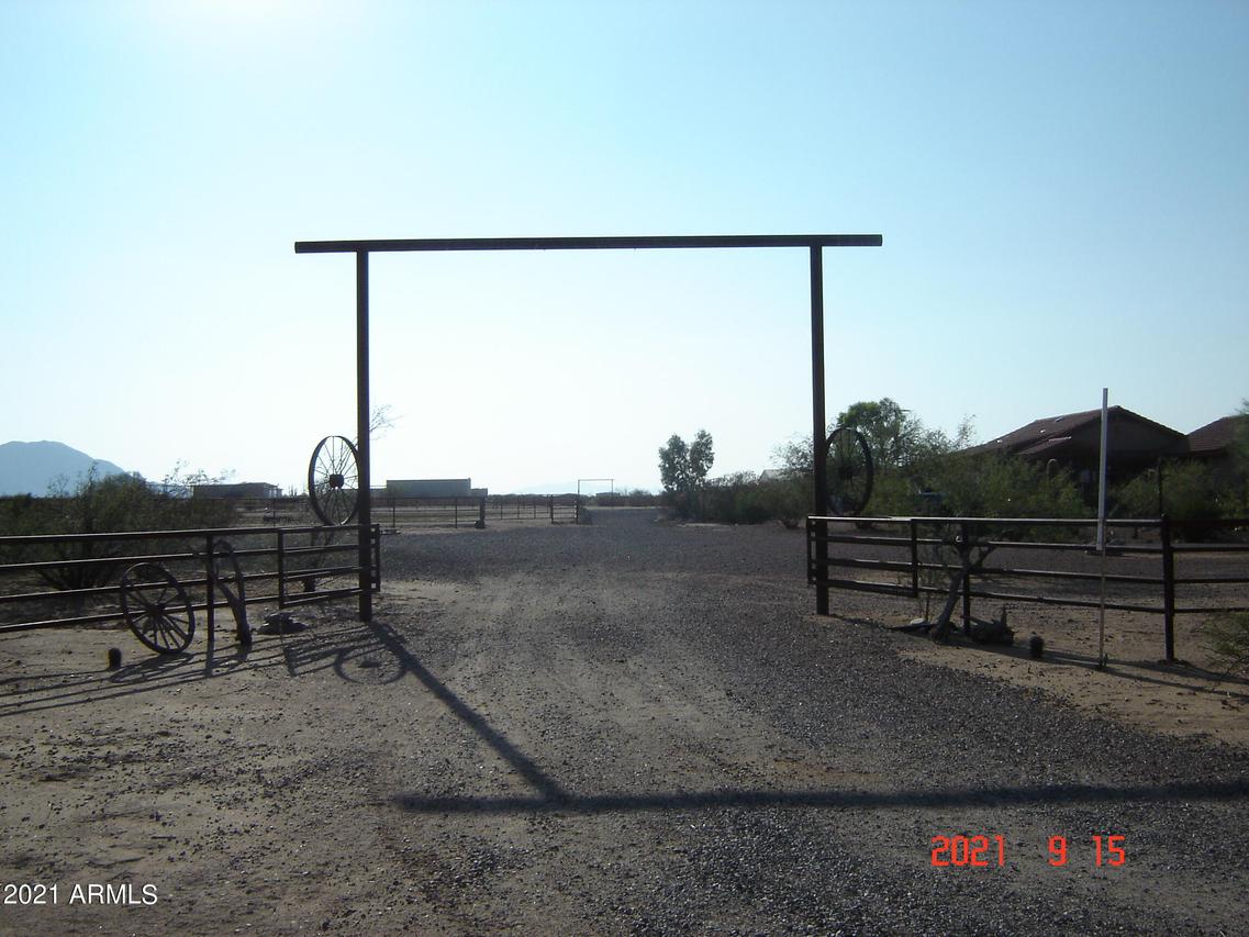 48018 N Eagle Eye Ave., Aguila, AZ 85320