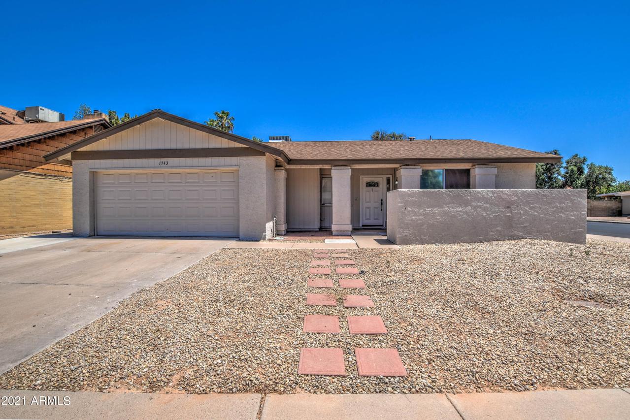 1743 S Standage Ave., Mesa, AZ 85202