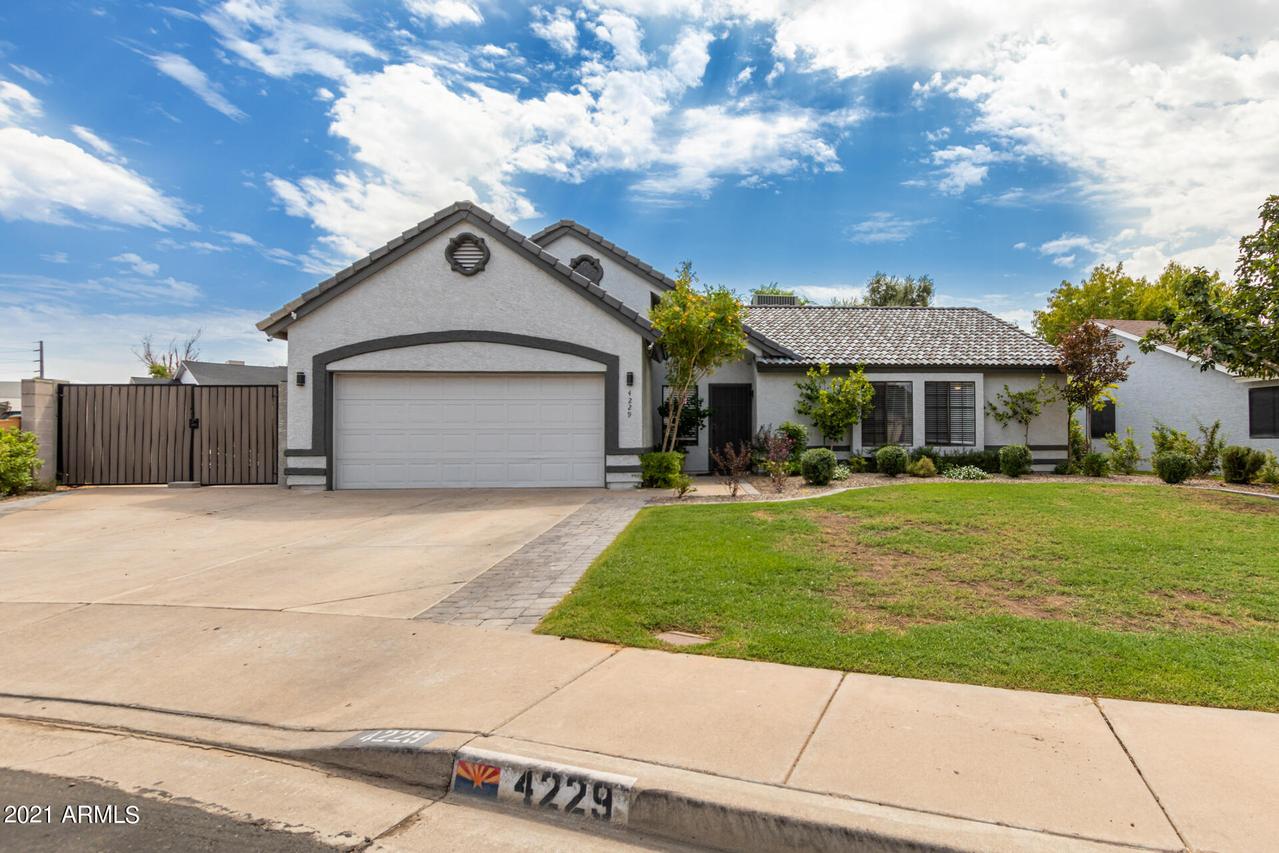 4229 E Holmes Cir., Mesa, AZ 85206