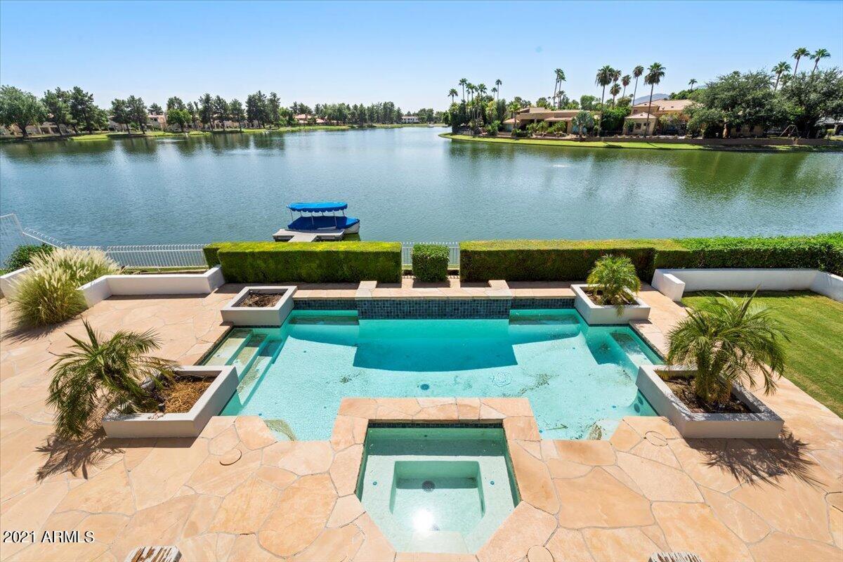 8233 E Del Camino Dr., Scottsdale, AZ 85258