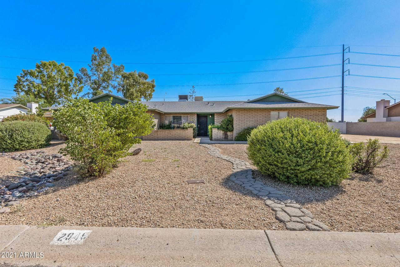 2949 W Mcrae Way, Phoenix, AZ 85027