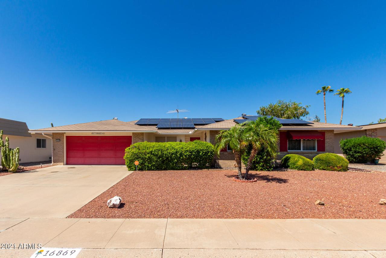 16869 N Meadow Park Dr., Sun City, AZ 85351