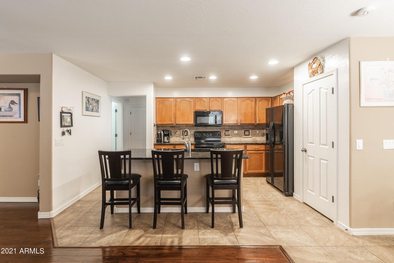 33037 N Quarry Hills Dr., San Tan Valley, AZ 85143