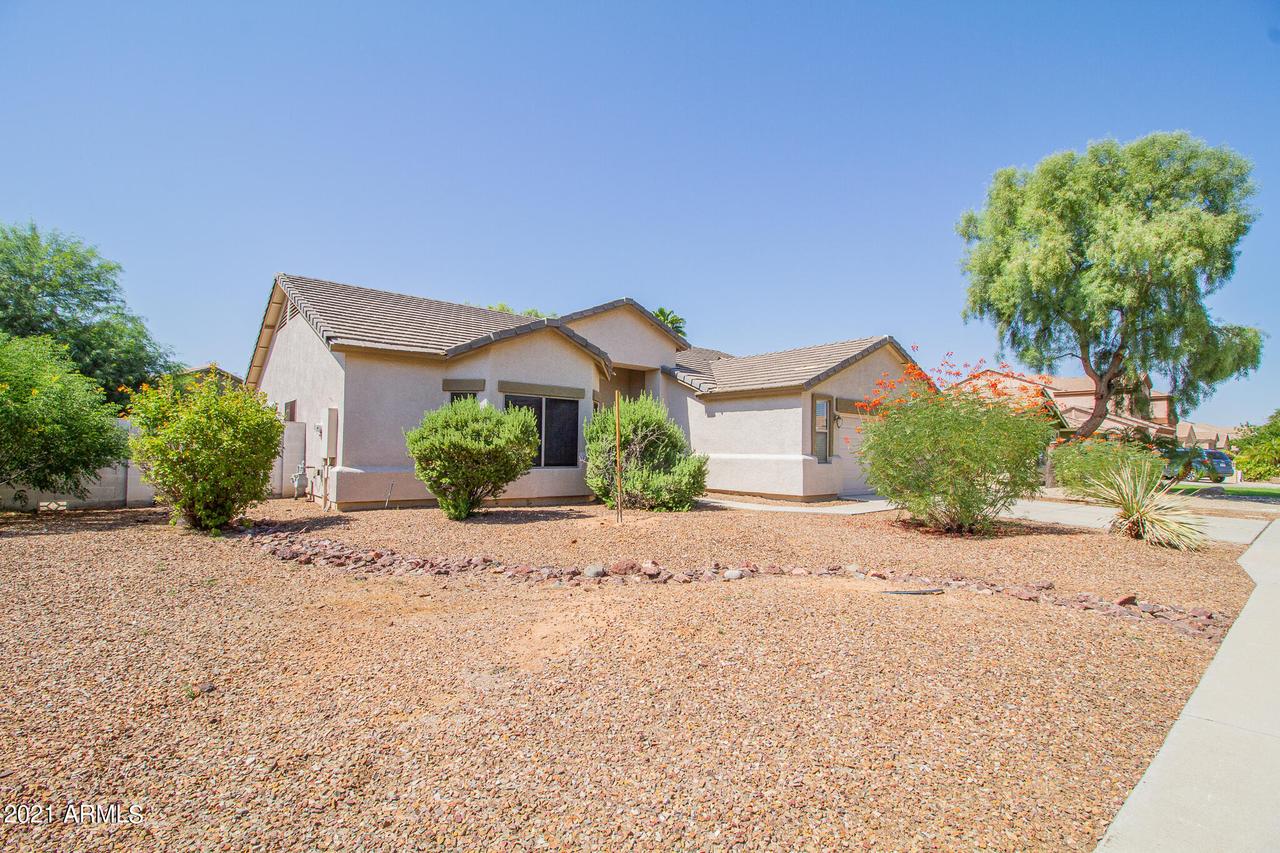 984 N Martingale Rd., Gilbert, AZ 85234