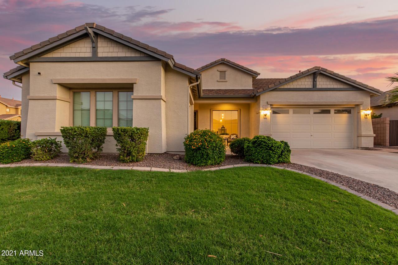 1555 E Grand Canyon Dr., Chandler, AZ 85249