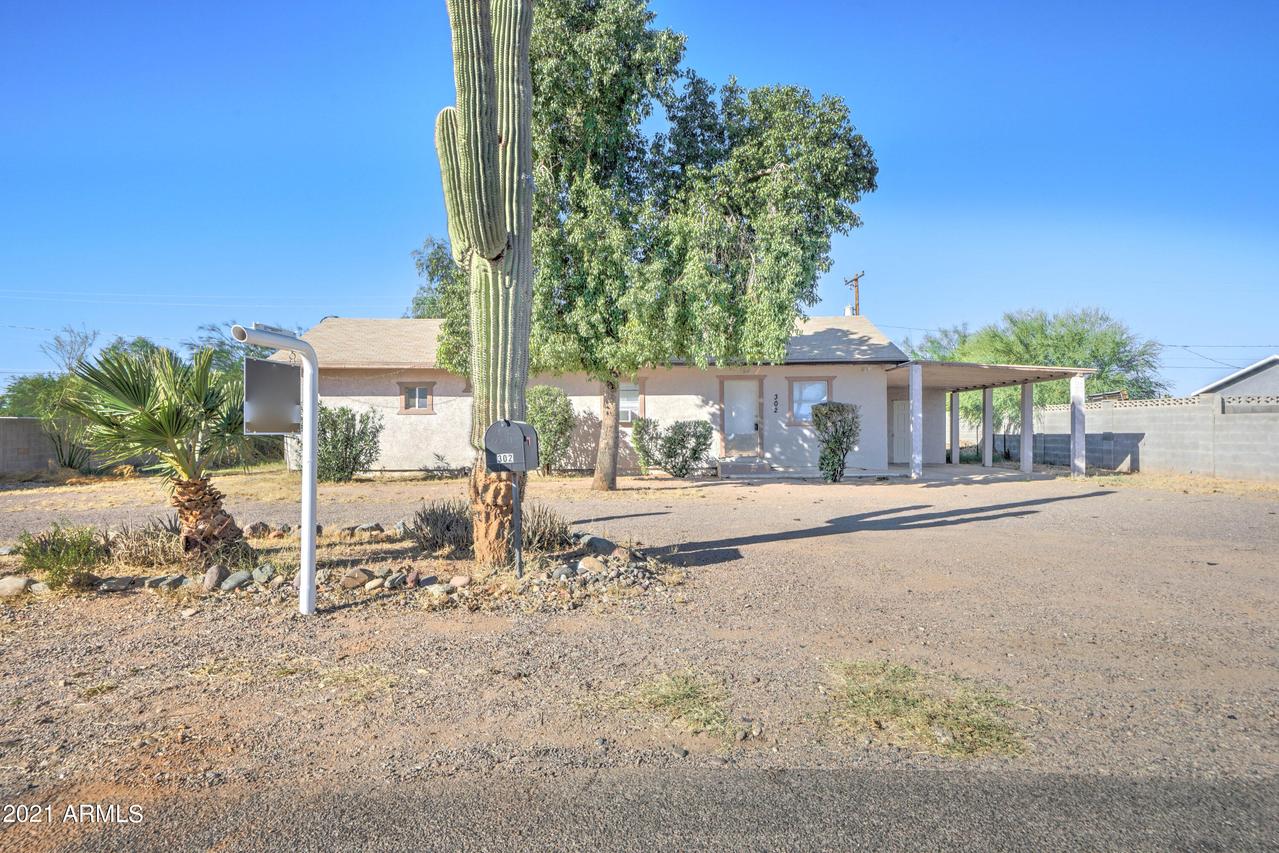 302 S Elmont Dr., Apache Junction, AZ 85120