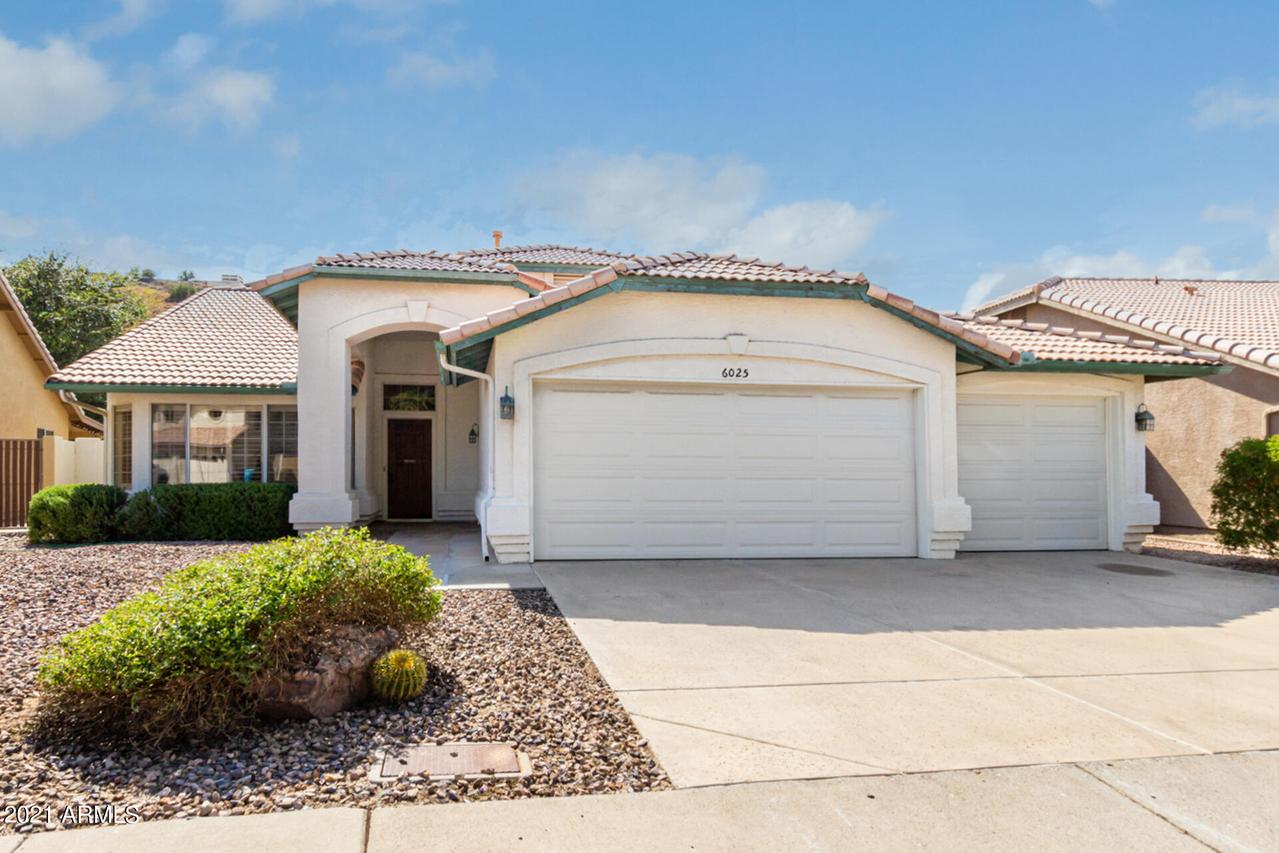 6025 W Cielo Grande, Glendale, AZ 85310