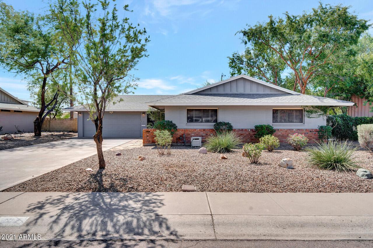 407 E El Caminito Dr., Phoenix, AZ 85020