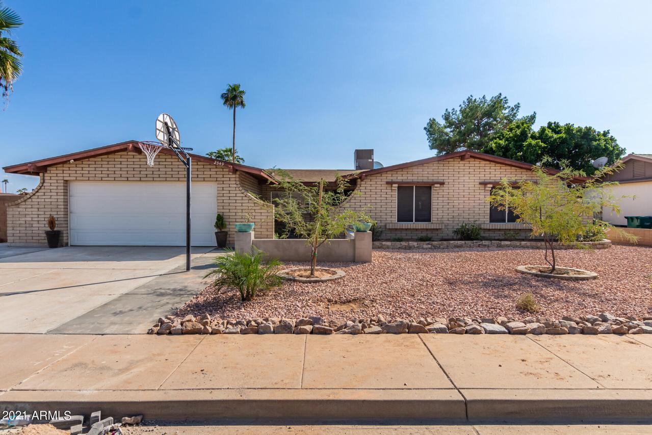 2549 W Osage Cir., Mesa, AZ 85202