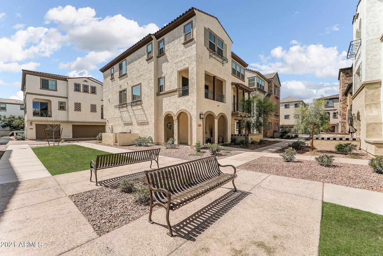 1676 E Dogwood Ln., Gilbert, AZ 85295