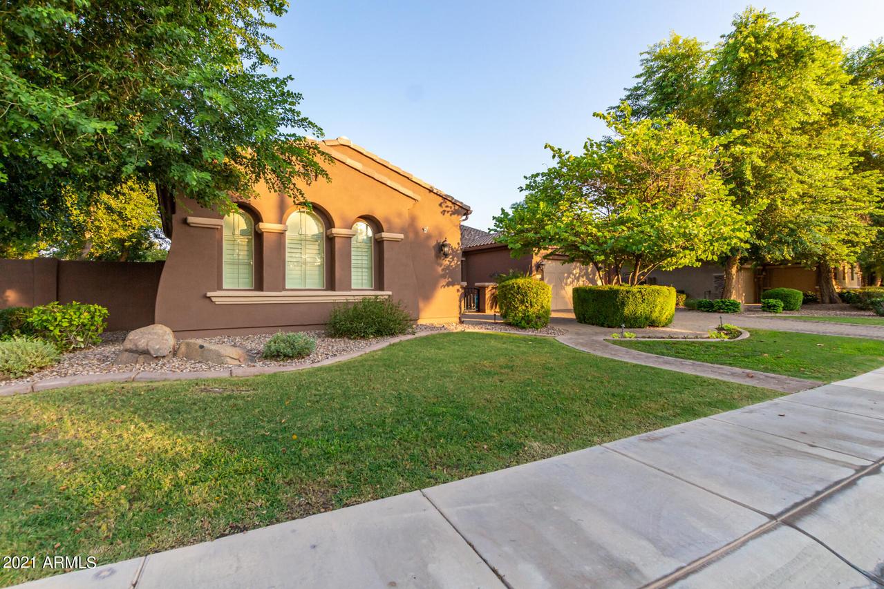 5219 S Luke Dr., Chandler, AZ 85249