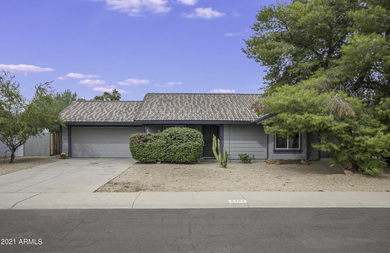 8202 W Columbine Dr., Peoria, AZ 85381