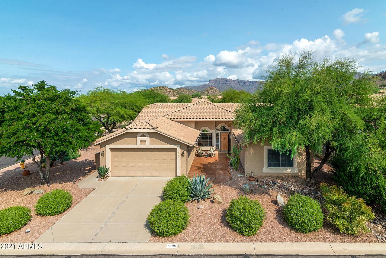 8786 E Saguaro Blossom Rd., Gold Canyon, AZ 85118