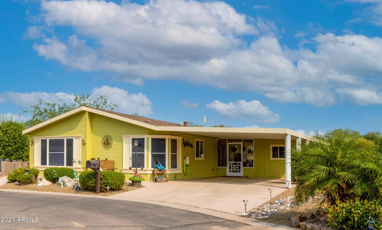 1074 E Eagle Dr., San Tan Valley, AZ 85140