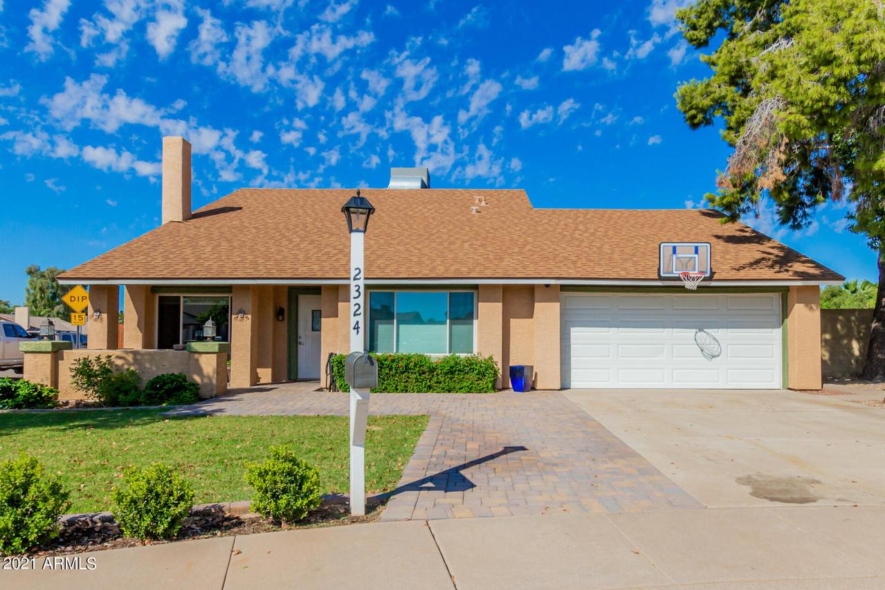 2324 W Tierra Buena Ln., Phoenix, AZ 85023