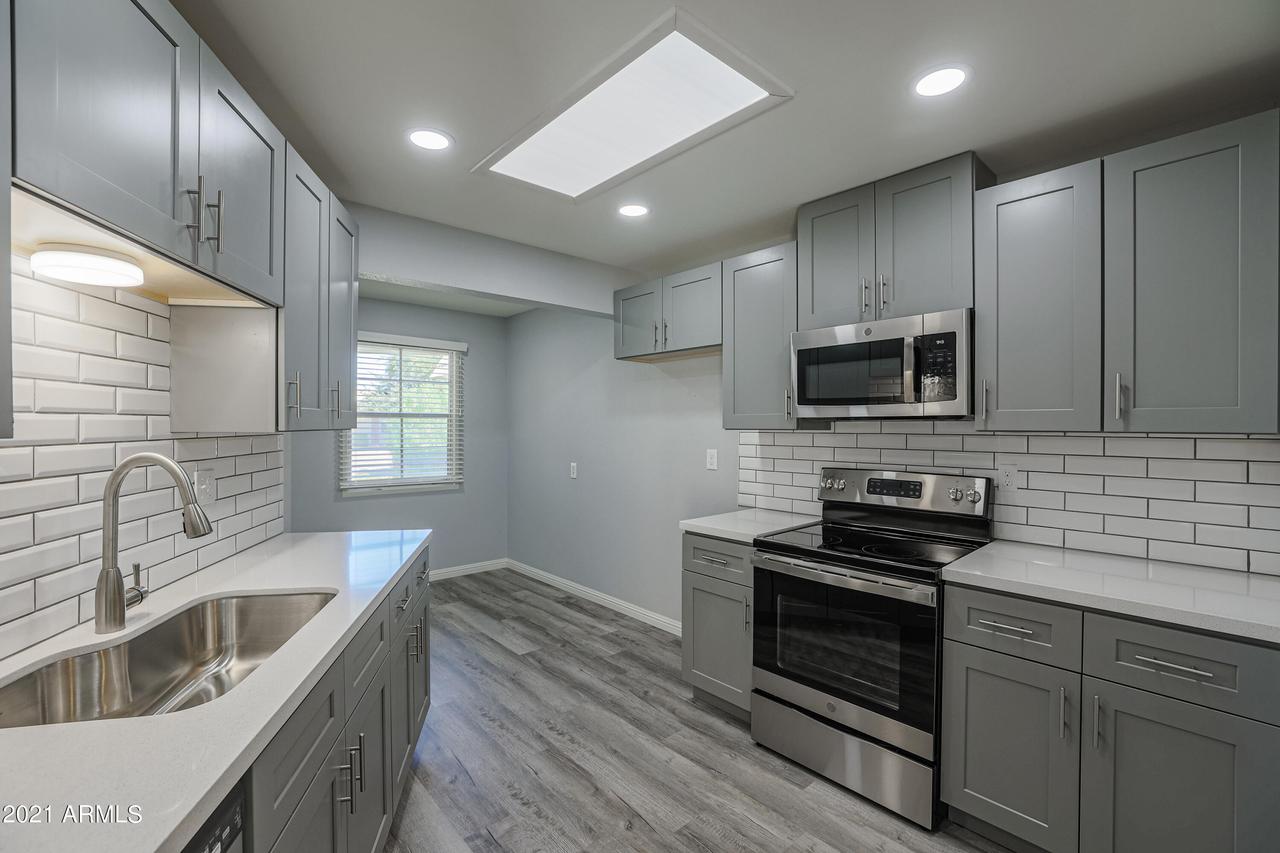 17267 N 105th Ave., Sun City, AZ 85373