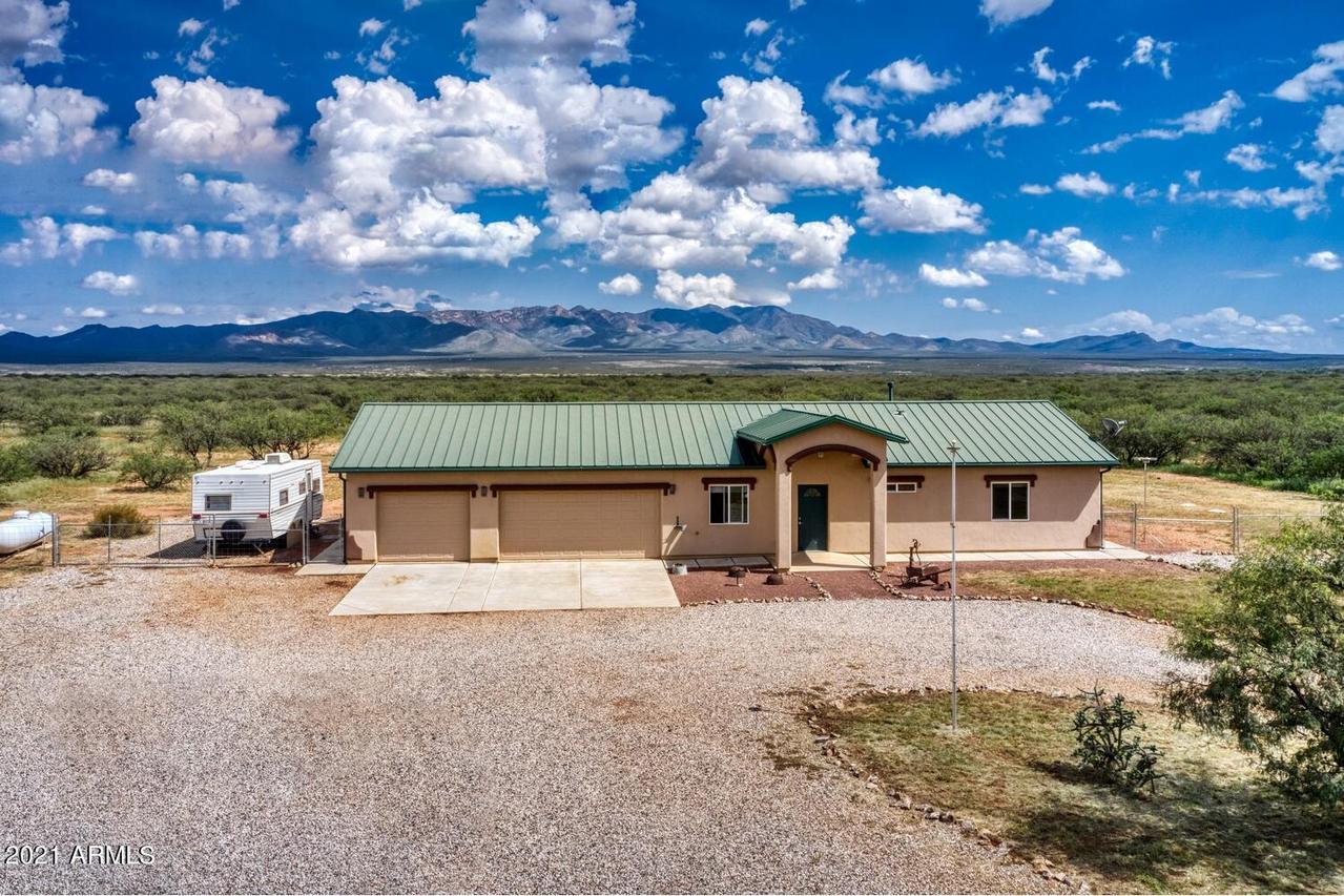 10153 E Chippewa St., Hereford, AZ 85615