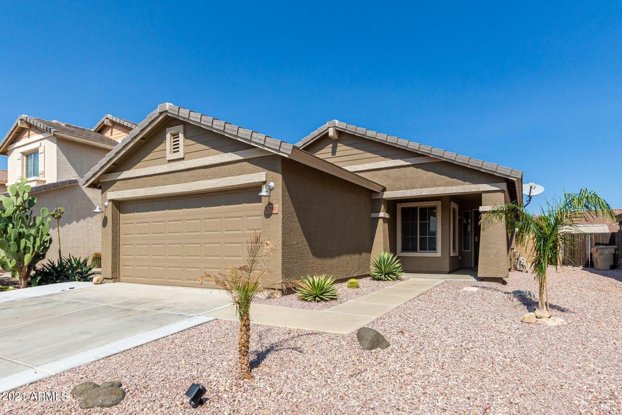 1780 W Quick Draw Way, San Tan Valley, AZ 85144