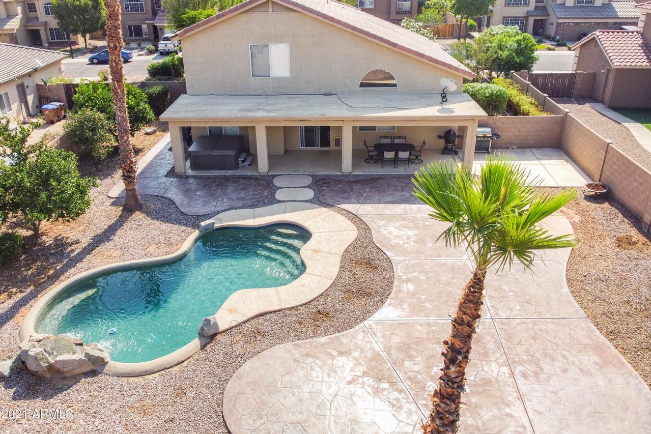 31682 N Royal Oak Way, San Tan Valley, AZ 85143