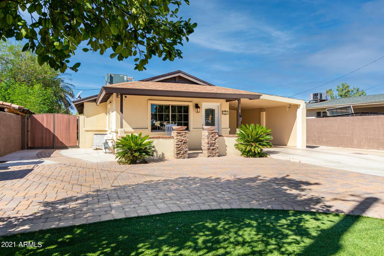 734 S Macdonald St., Mesa, AZ 85210