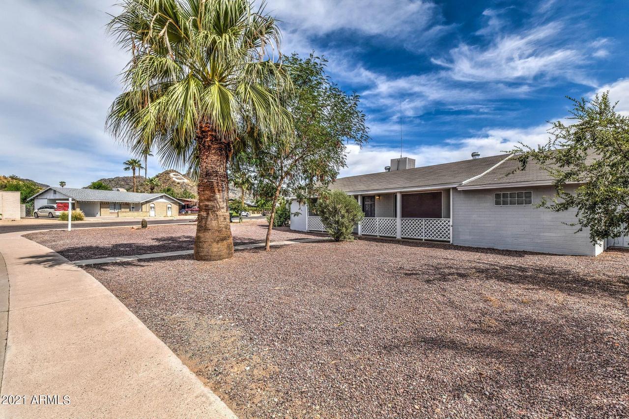 9049 N 3rd Ave., Phoenix, AZ 85021