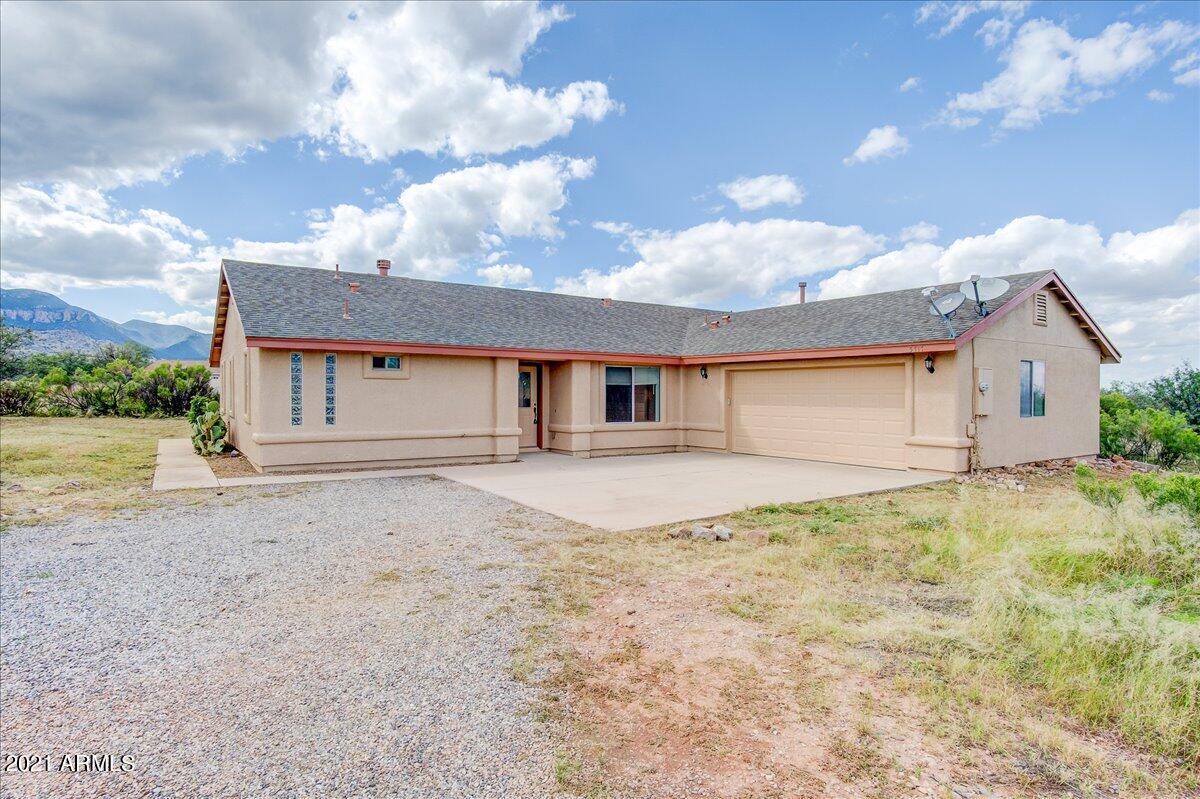 5717 E Calle De La Fresa, Hereford, AZ 85615