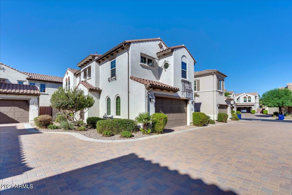 1923 W Yellowstone Way, Chandler, AZ 85248