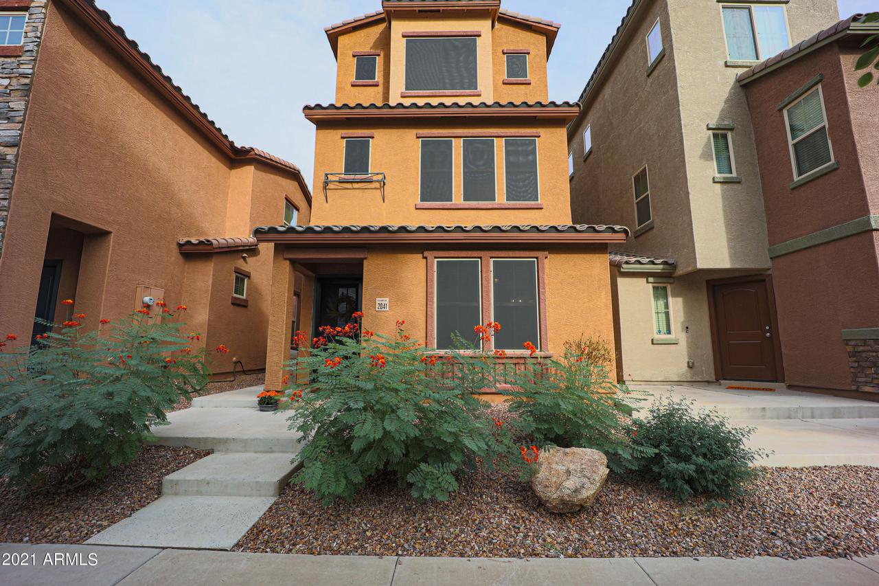 2041 N 77th Glen, Phoenix, AZ 85035
