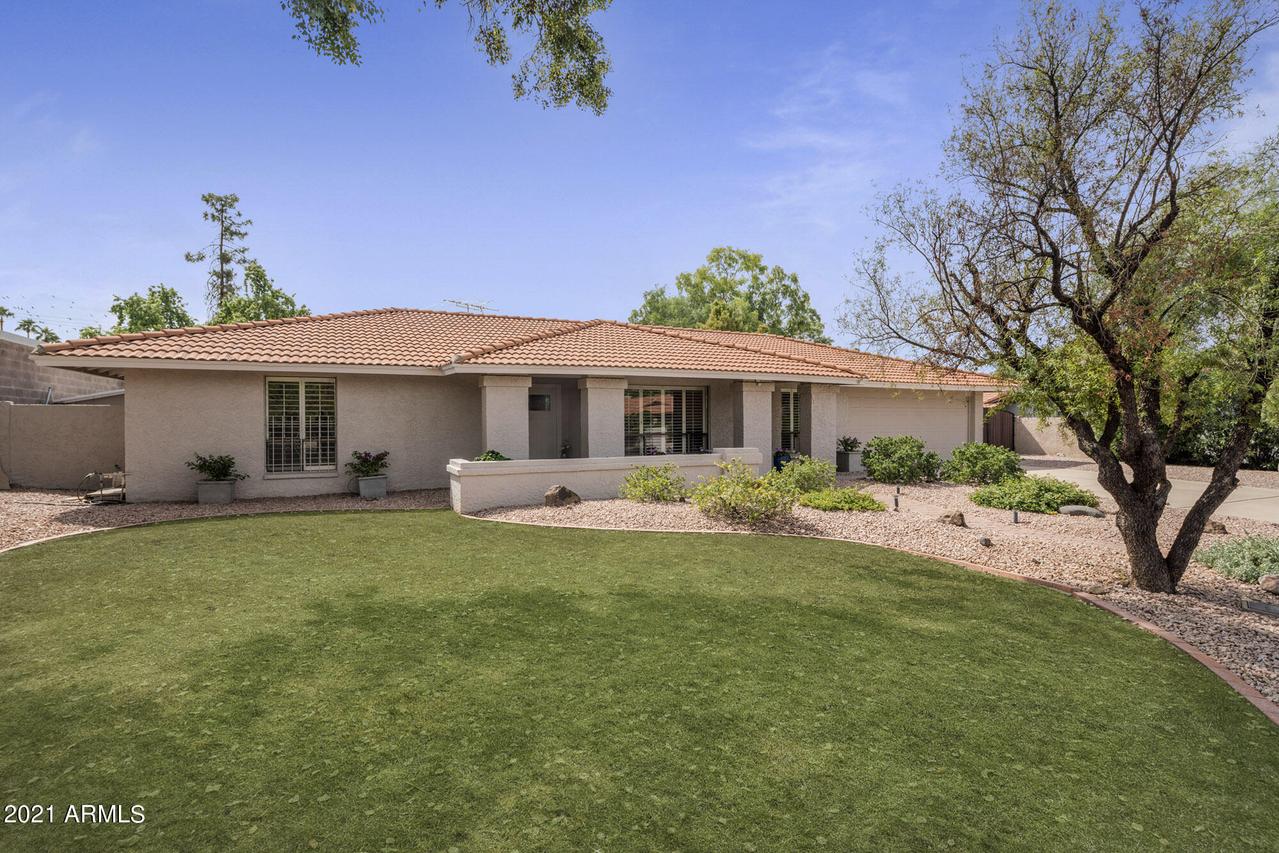 425 E Beck Ln., Phoenix, AZ 85022