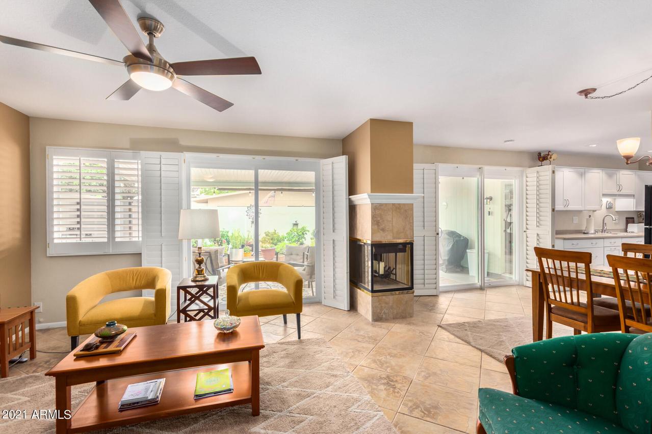 10537 W Palmeras Dr., Sun City, AZ 85373