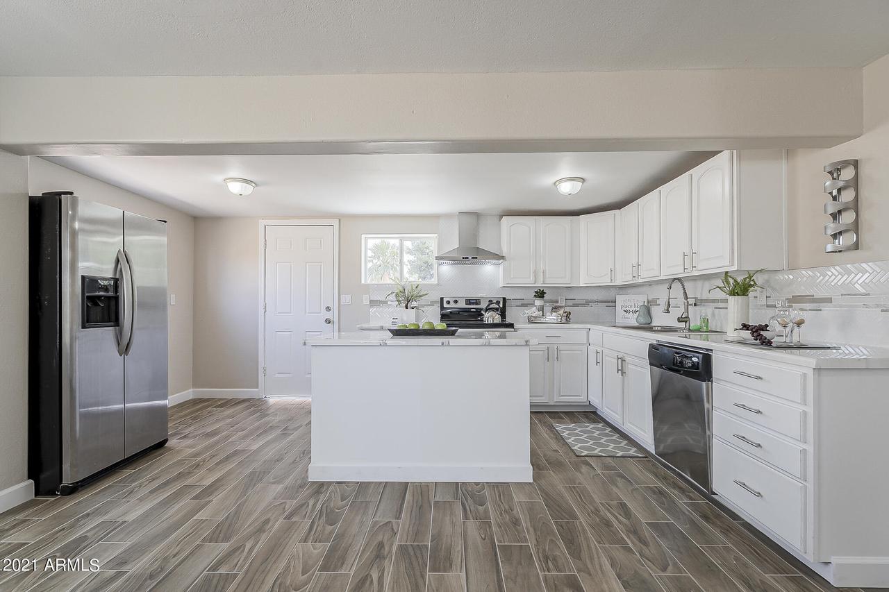 1927 W Lawrence Rd., Phoenix, AZ 85015