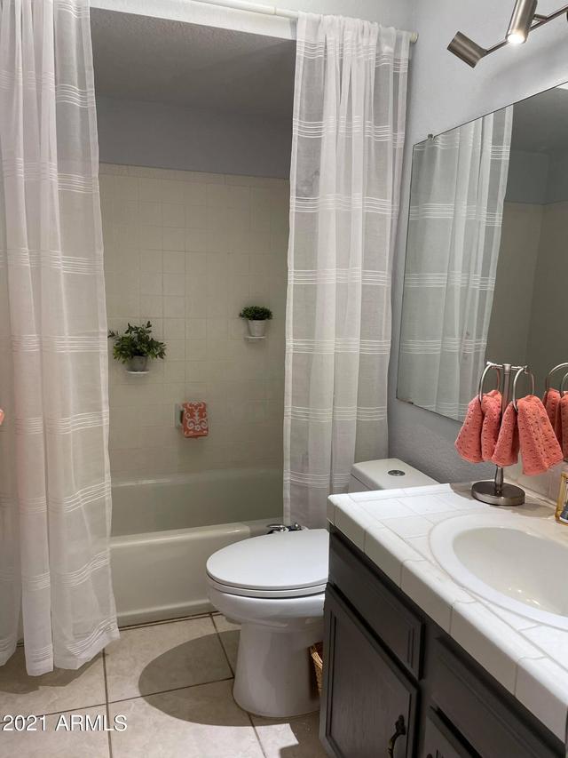 5409 W Desert Hills Dr., Glendale, AZ 85304